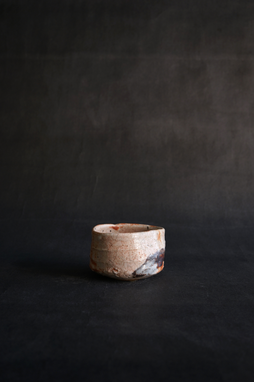 志野茶盌 | Shino Chawan ST01152 by 辻村史朗 | Art Scenes