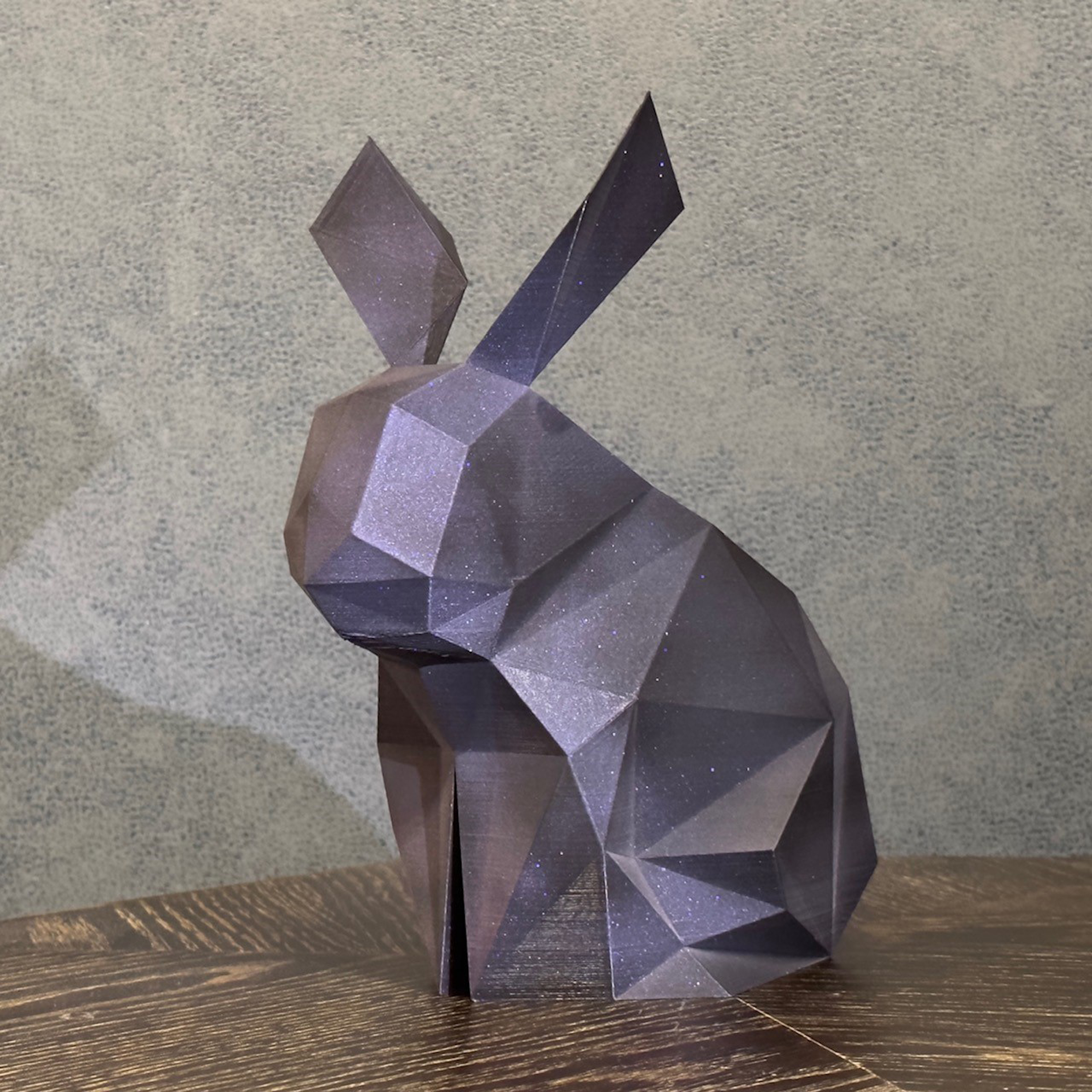 狛兎（偏光バイオレット） by 木須 葵悠 | Art Scenes | Find and