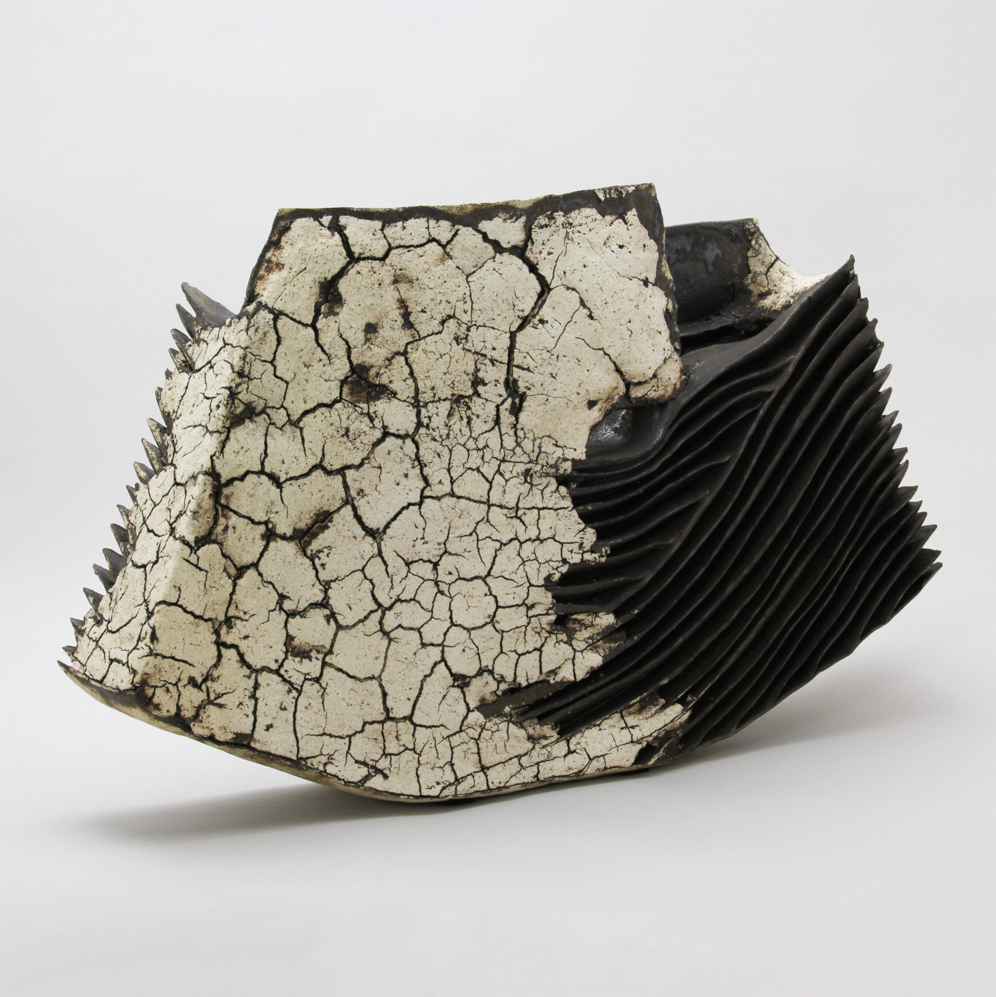 積層 裂 by 泉田之也 | Art Scenes | Find and collect your favorite art
