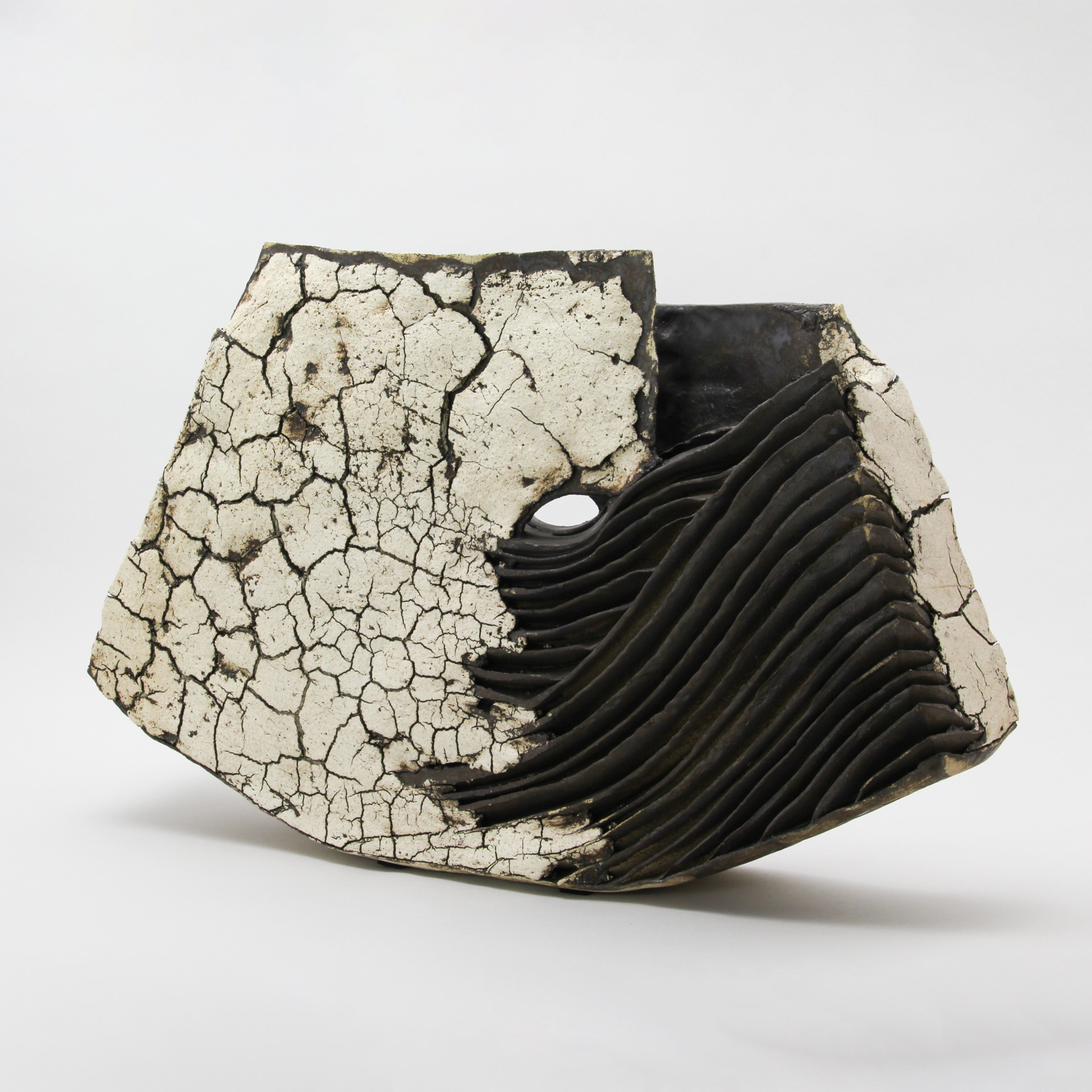 積層 裂 by 泉田之也 | Art Scenes | Find and collect your favorite art