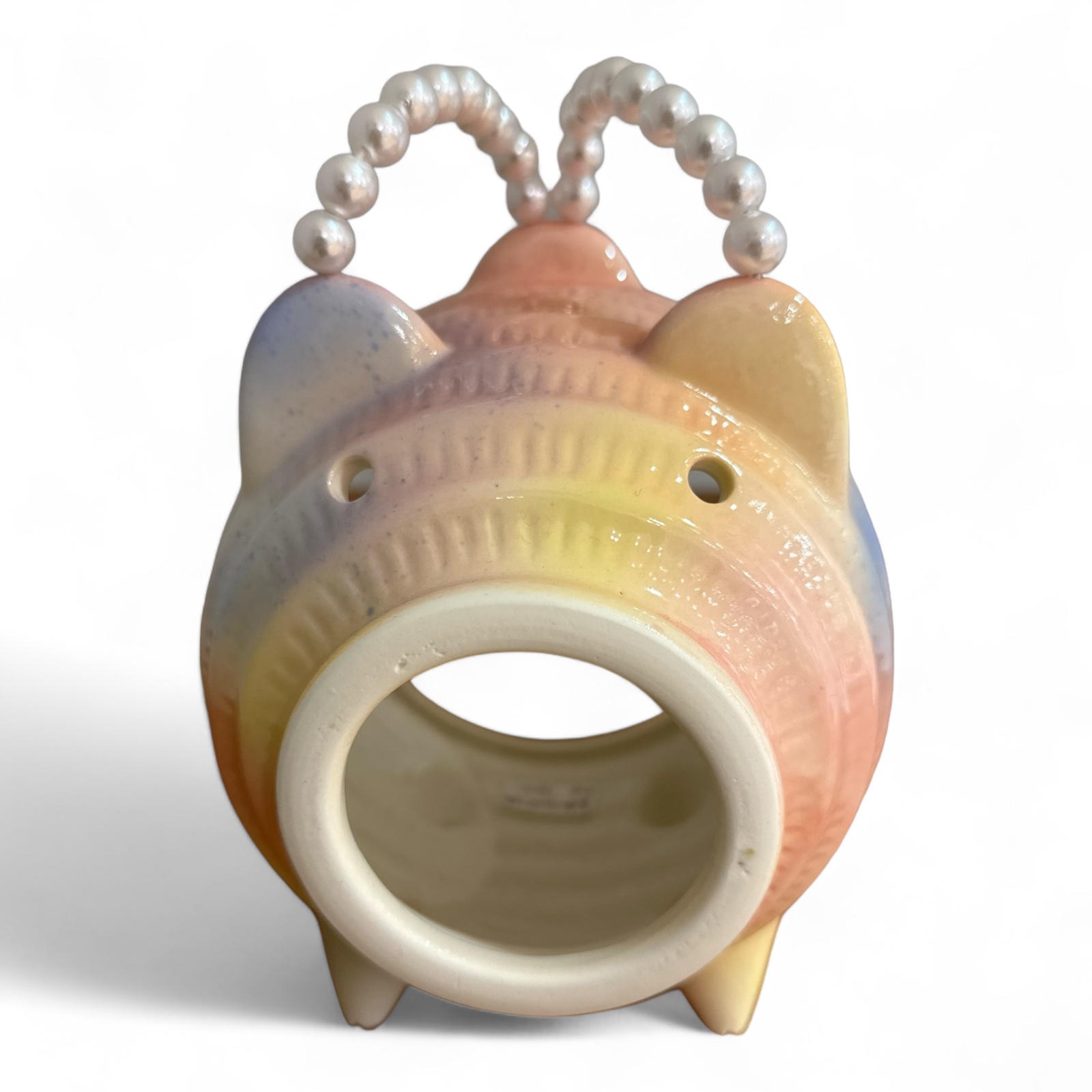 真珠が似合う豚 by Sugimoto hitomi | Art Scenes | Find and collect