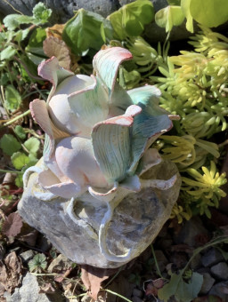 隣の客 by 江間ミク | Art Scenes | Find and collect your favorite art