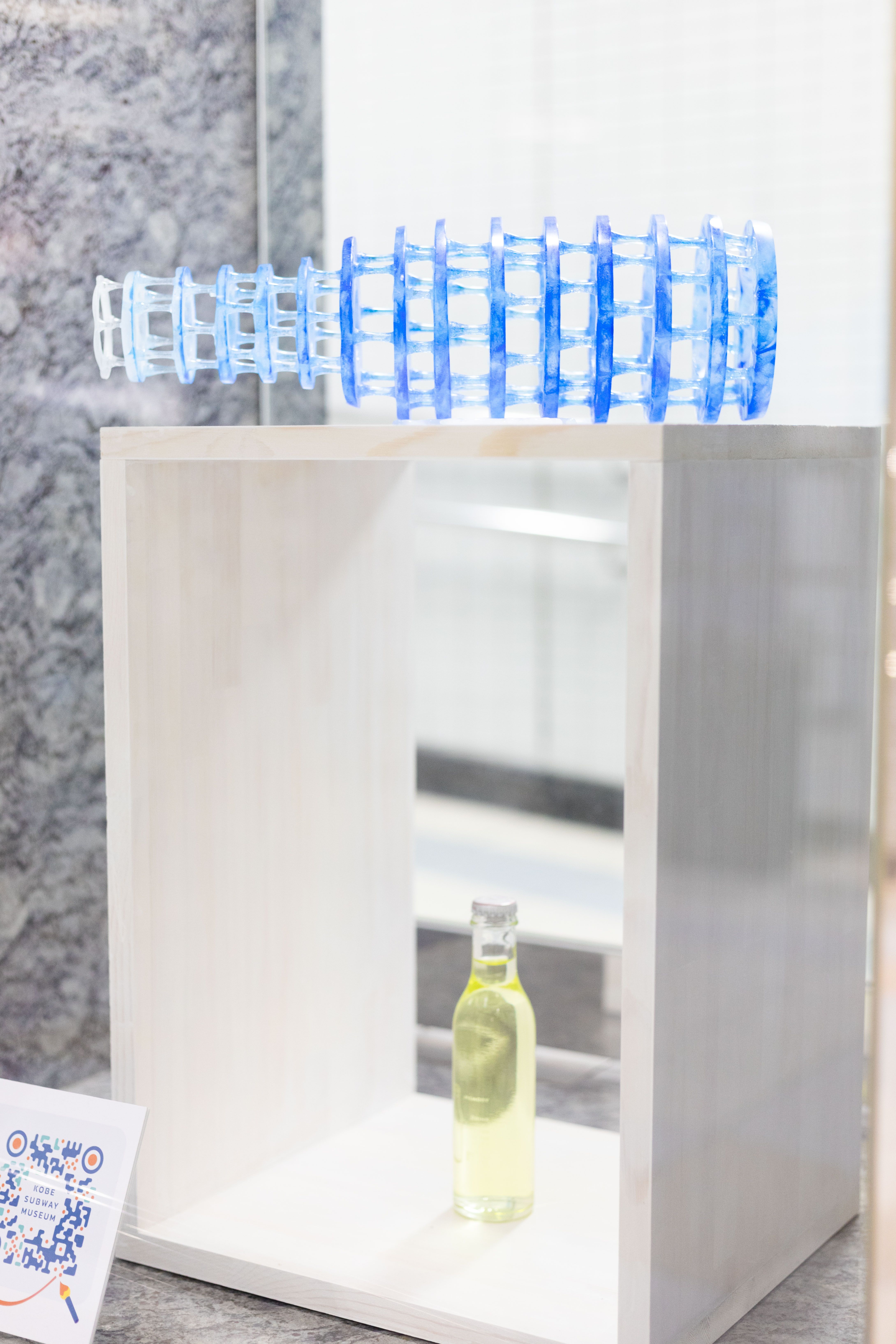 空瓶 -sky bottle- by 吉田延泰 | Art Scenes アートシーンズ 