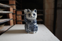 四寸 招き猫 Arete by 穴山文香 | Art Scenes アートシーンズ